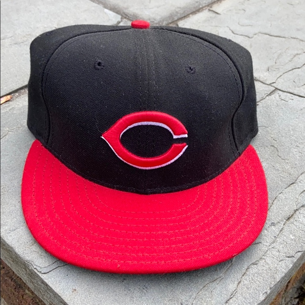 Black Reds Fitted